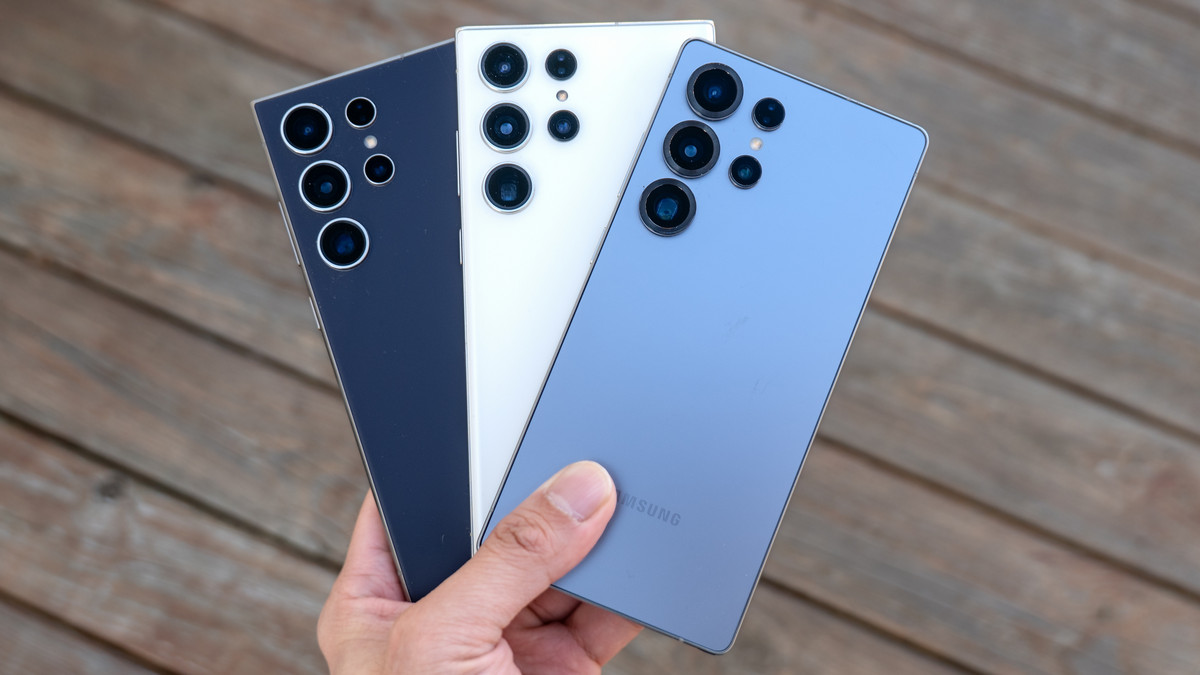 Samsung Galaxy S26 রিভিউ: নতুন চমক নাকি বোরিং আপগ্রেড? জানুন বিস্তারিত