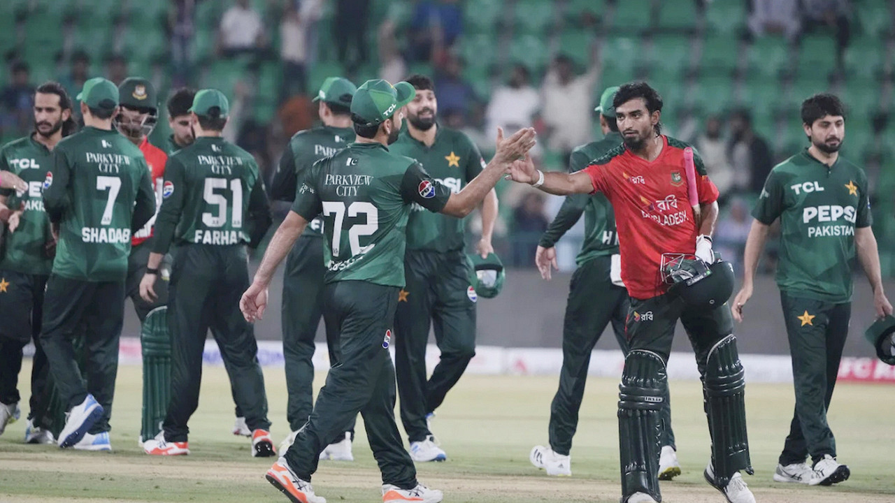পিসিবিকে আইসিসির হুঁশিয়ারি: নিষিদ্ধ হতে পারে পাকিস্তান