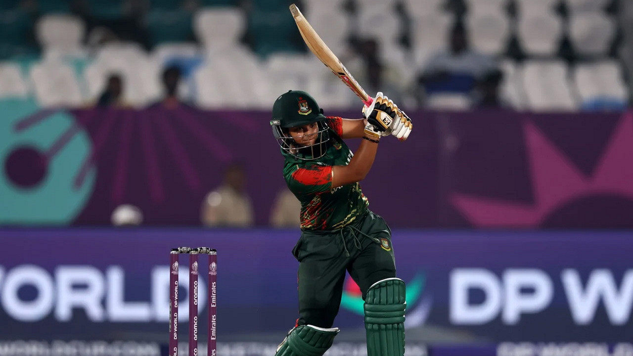 জোড়া ফিফটিতে বাংলাদেশের ১৬৫, চাপে থাইল্যান্ড