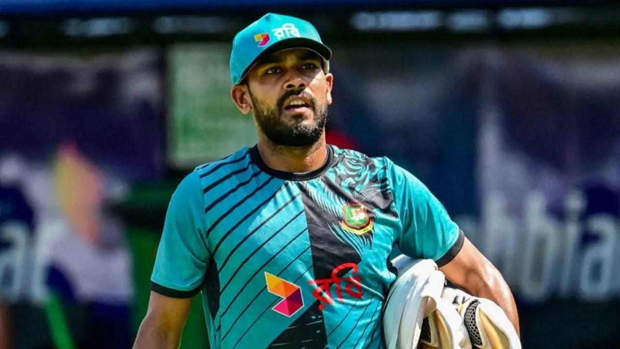 নিজের কোম্পানির ব্যাটেই খেলেন না মিরাজ, জানালেন কারণ
