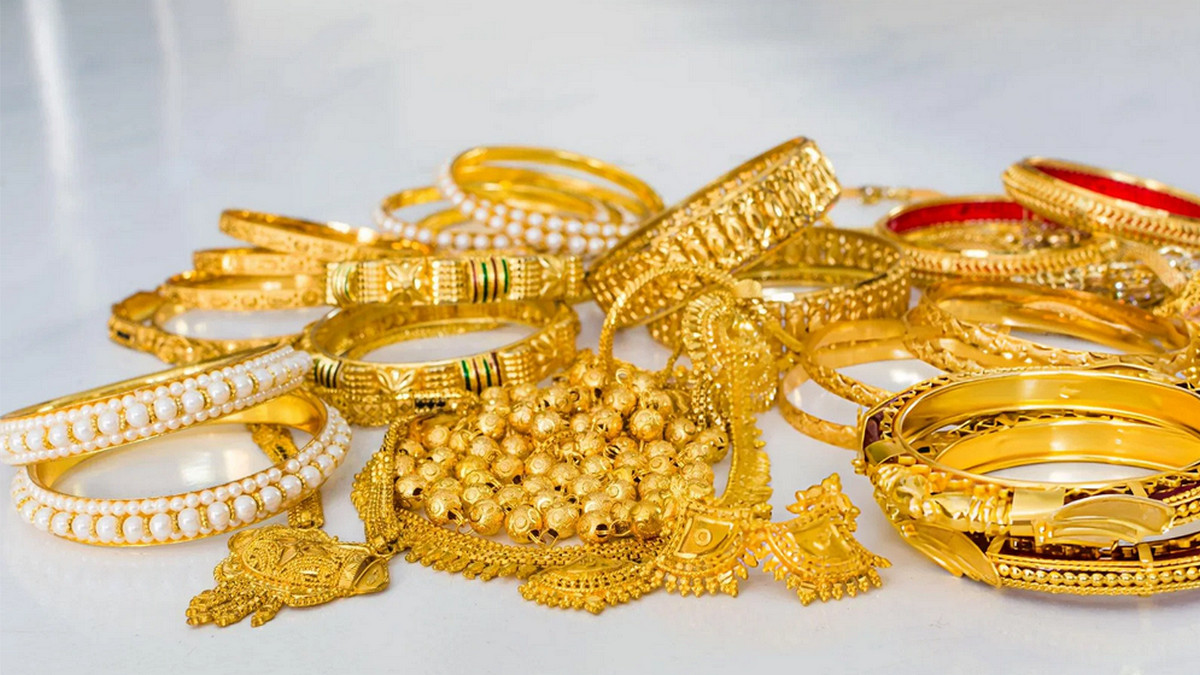 স্বর্ণের বাজারে অস্থিরতা: ১২ ঘণ্টার ব্যবধানে এবার বাড়লো স্বর্ণের দাম