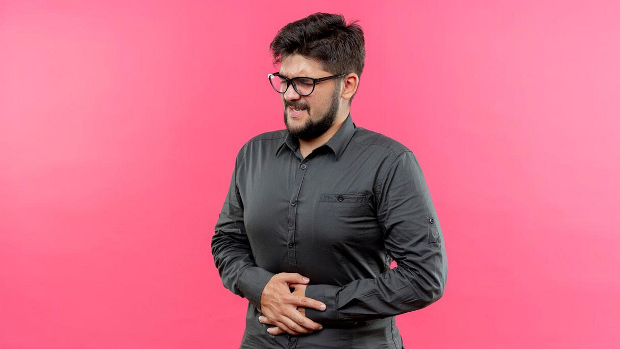 পেট ব্যথায় ছটফট করছেন? দ্রুত আরাম পেতে বেছে নিন এই ৫টি খাবার