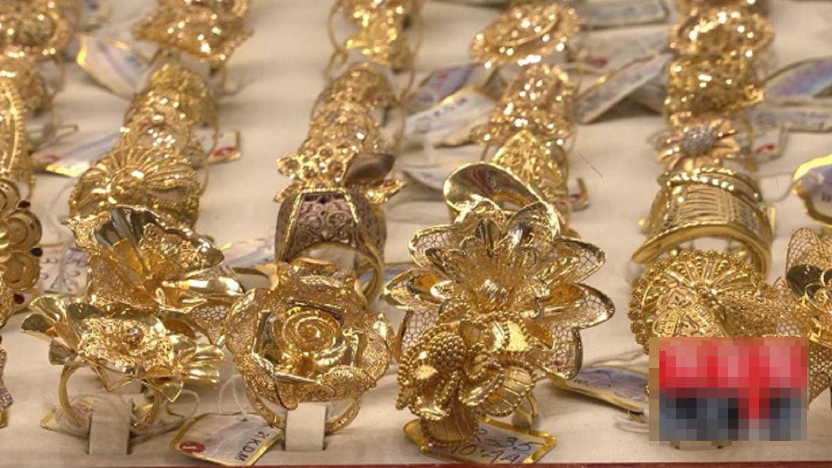 একদিনেই দু’দফায় কমলো স্বর্ণের দাম