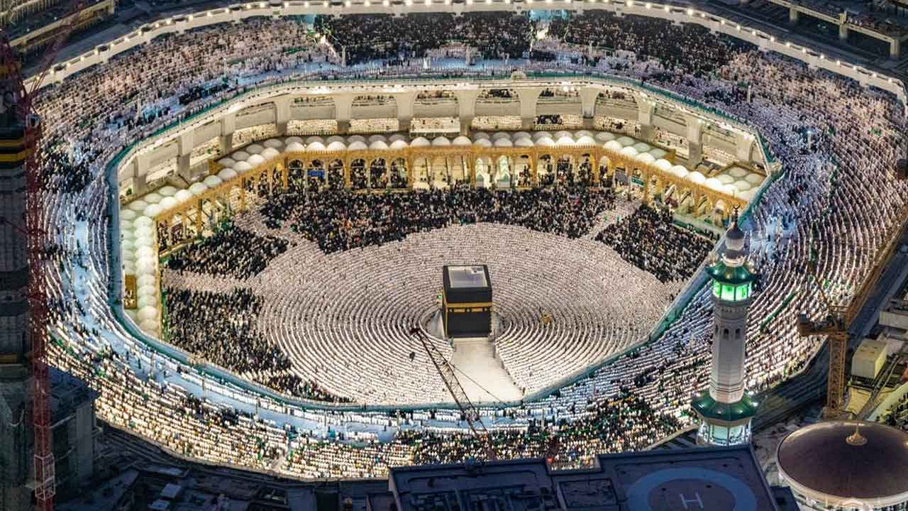 রমজানে মক্কা-মদিনায় তারাবি ও তাহাজ্জুদ পড়াবেন যারা, তালিকা