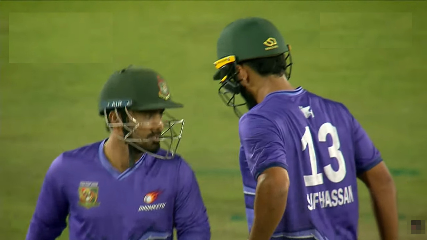 অদম্য টি-টোয়েন্টি কাপ: চলছে দুরন্ত বনাম ধূমকেতু ম্যাচ, সরাসরি দেখুন Live