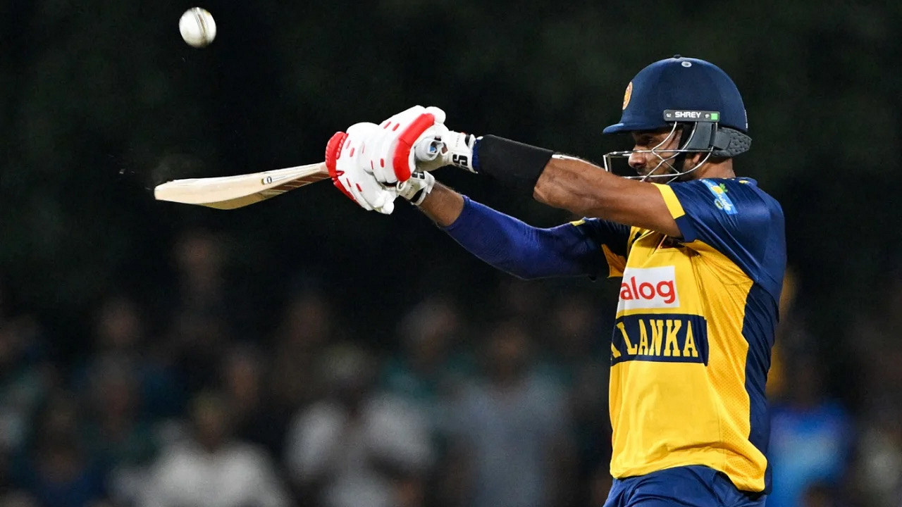 ১৯ বলে শানাকার রেকর্ড ফিফটি, ওমানকে ওড়াল লঙ্কানরা