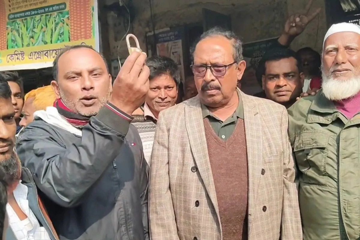 জয়ের পরেই আ. লীগ অফিস খুললেন বিএনপি নেতা, ভিডিও ভাইরাল