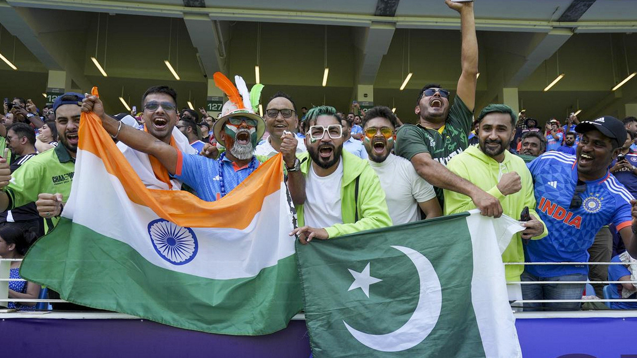 ভারত-পাক ম্যাচ: টিকিট শেষ, হোটেল ভাড়া বাড়ল ৪ গুণ!