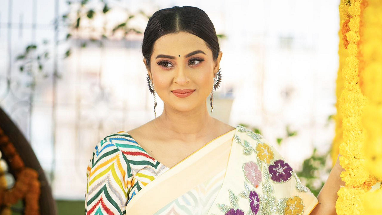 হলুদ শাড়িতে বুবলীর বসন্ত বরণ, রাতে আসছে বড় চমক