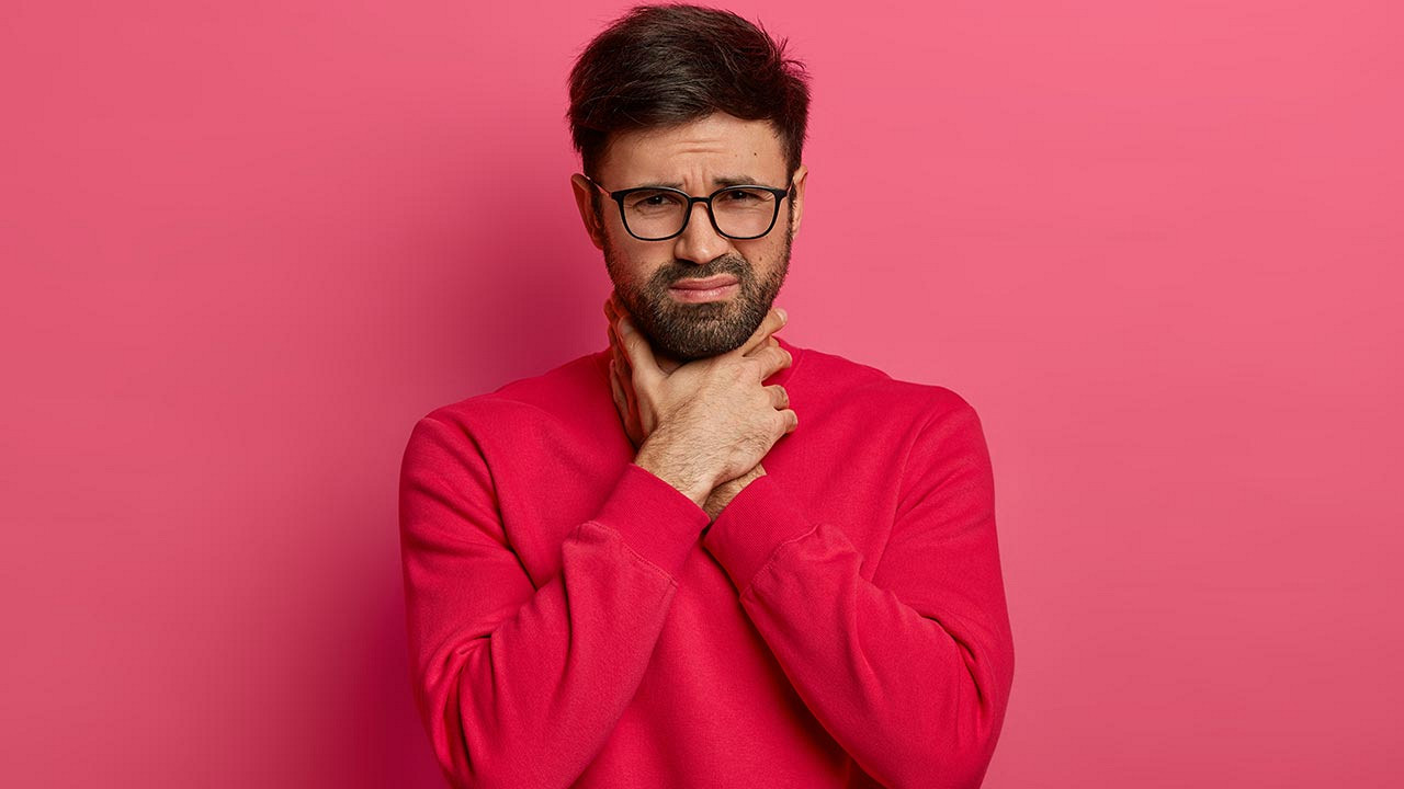 গলা ব্যথা? ঘরোয়া কিছু উপায় যা করতে পারেন