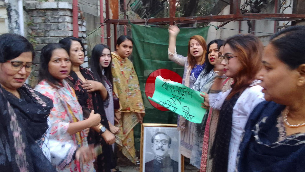 ধানমন্ডিতে হঠাৎ আওয়ামী লীগের স্লোগান