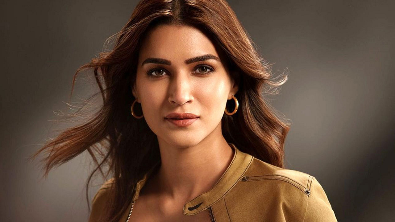 লন্ডনে কৃতি-কবীরের রোমান্স! বিয়ের আগেই কি মধুচন্দ্রিমা?