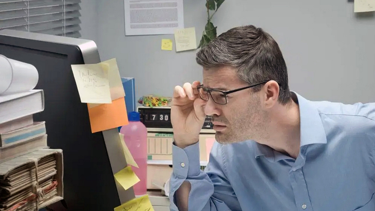 চোখের দৃষ্টি ঝাপসা? ৫টি লক্ষণ এড়িয়ে গেলেই চরম বিপদ!