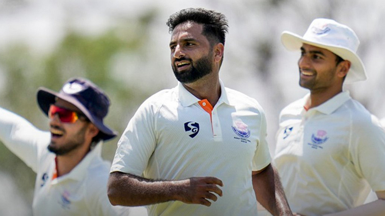 রঞ্জিতে আকিব নবির ৬০ উইকেট, জম্মু-কাশ্মিরের নতুন ইতিহাস