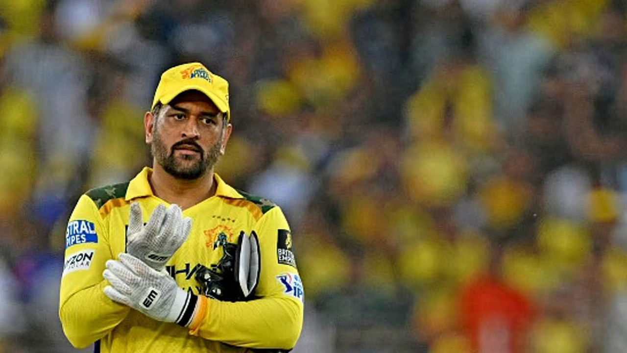 বিপদে ক্যাপ্টেন কুল! ধোনিকে সরকারি কড়া আইনি নোটিশ