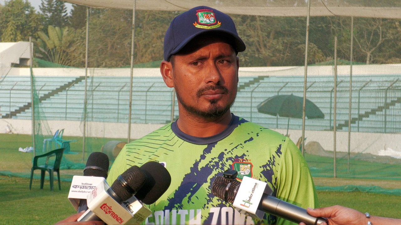 বিসিএলে জিসান-আকবরের সেঞ্চুরি, নির্বাচকদের নিয়ে যা বললেন আশরাফুল