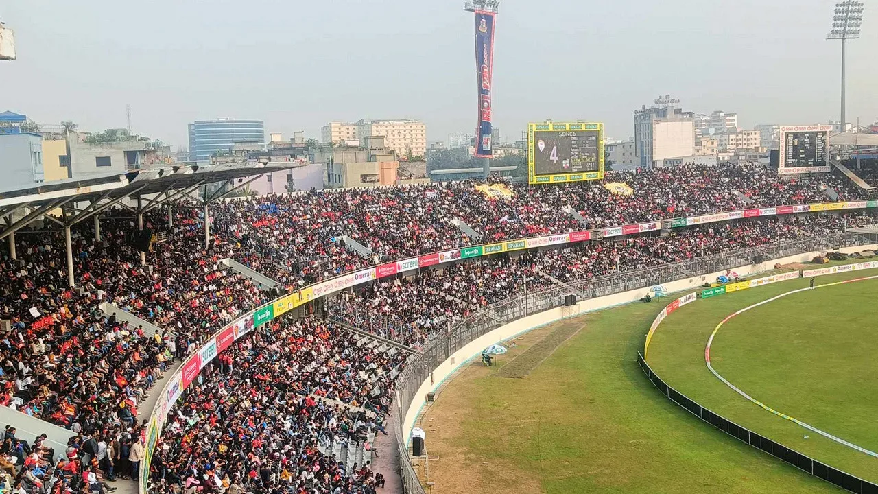 ২০০ টাকায় বাংলাদেশ-পাকিস্তান সিরিজ: টিকিট কিনুন অনলাইনে