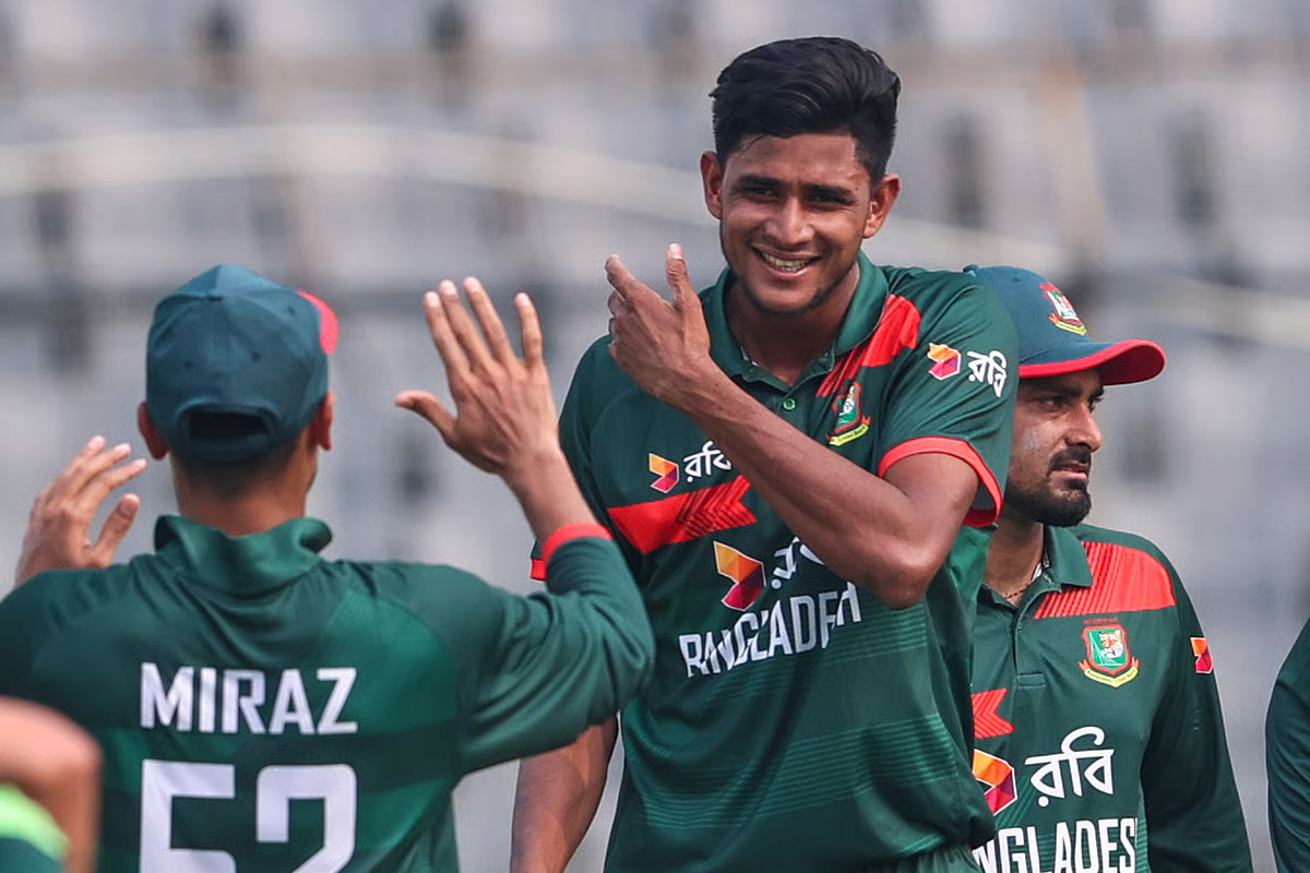 মোস্তাফিজকে ছাড়িয়ে নতুন রেকর্ড নাহিদ রানার