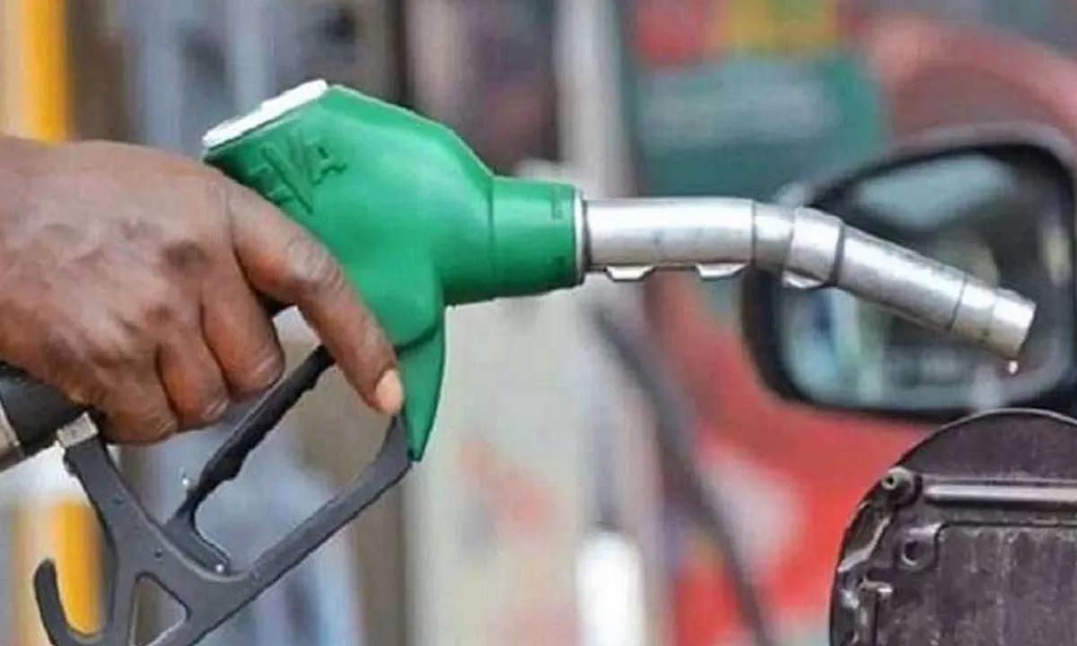 ৫ জাহাজে আসছে ডিজেল: তেলের বাজারে বড় সুখবর