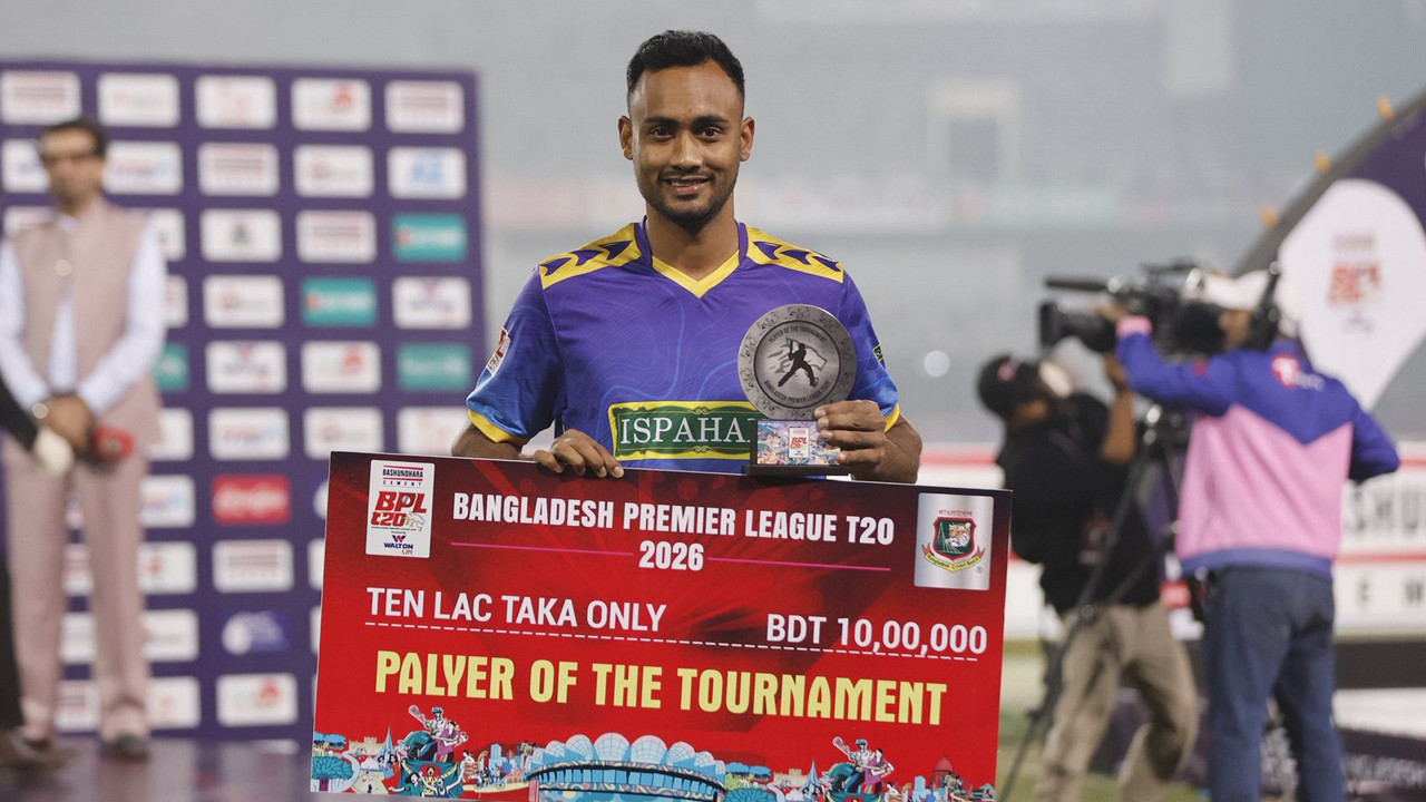 বড় মন শরিফুলের, বিপিএলের সব টাকা পেল মাঠকর্মীরা