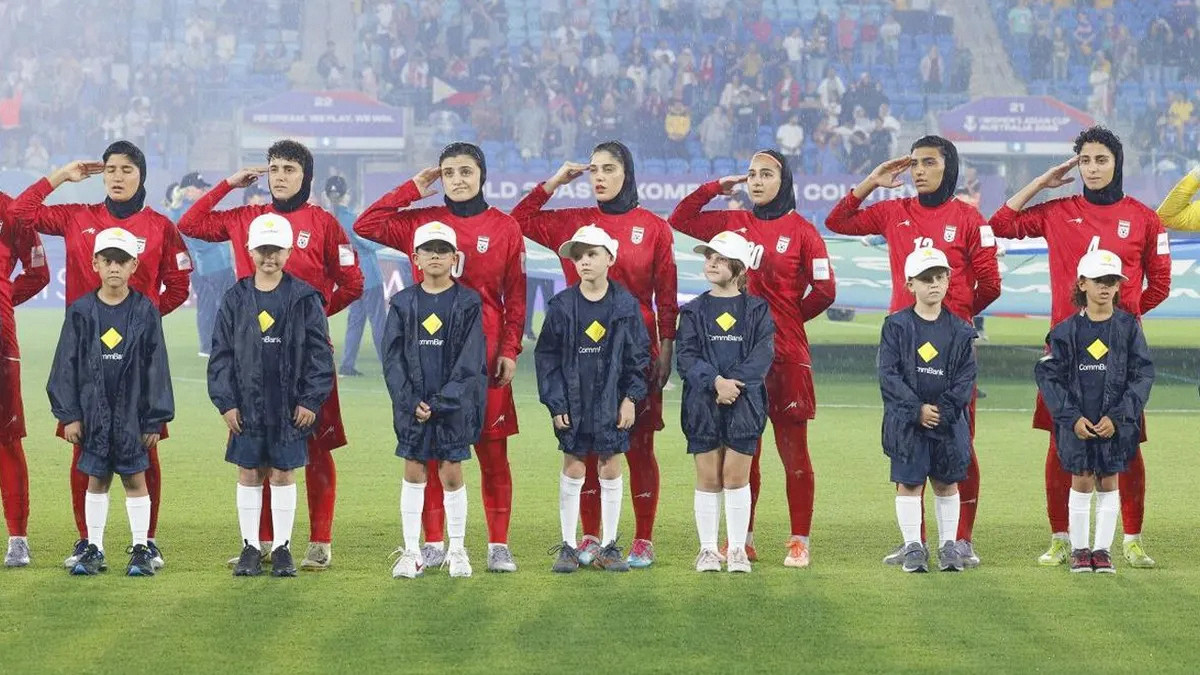 অস্ট্রেলিয়ার আশ্রয় ছেড়ে দেশে ফিরছেন ৩ ইরানি ফুটবলার