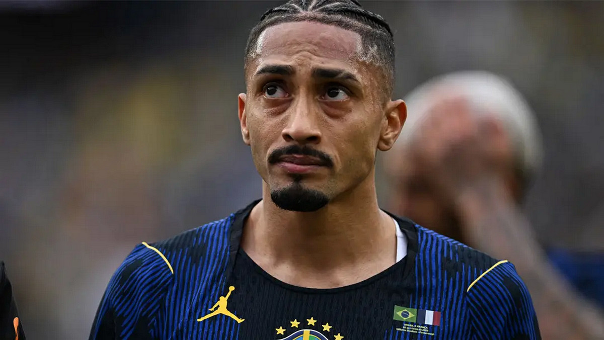 বার্সার বড় ধাক্কা: ৫ সপ্তাহ মাঠের বাইরে রাফিনহা