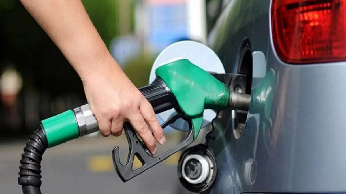 আর কত দিন চলবে পেট্রল-অকটেনে, জানাল জ্বালানি বিভাগ