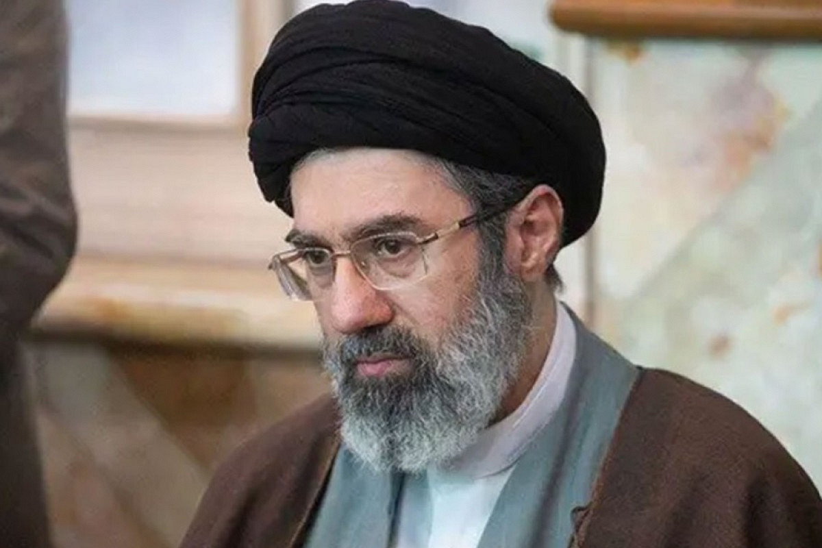 হরমুজ প্রণালিতে নতুন সমীকরণ: বিশ্বকে কড়া বার্তা