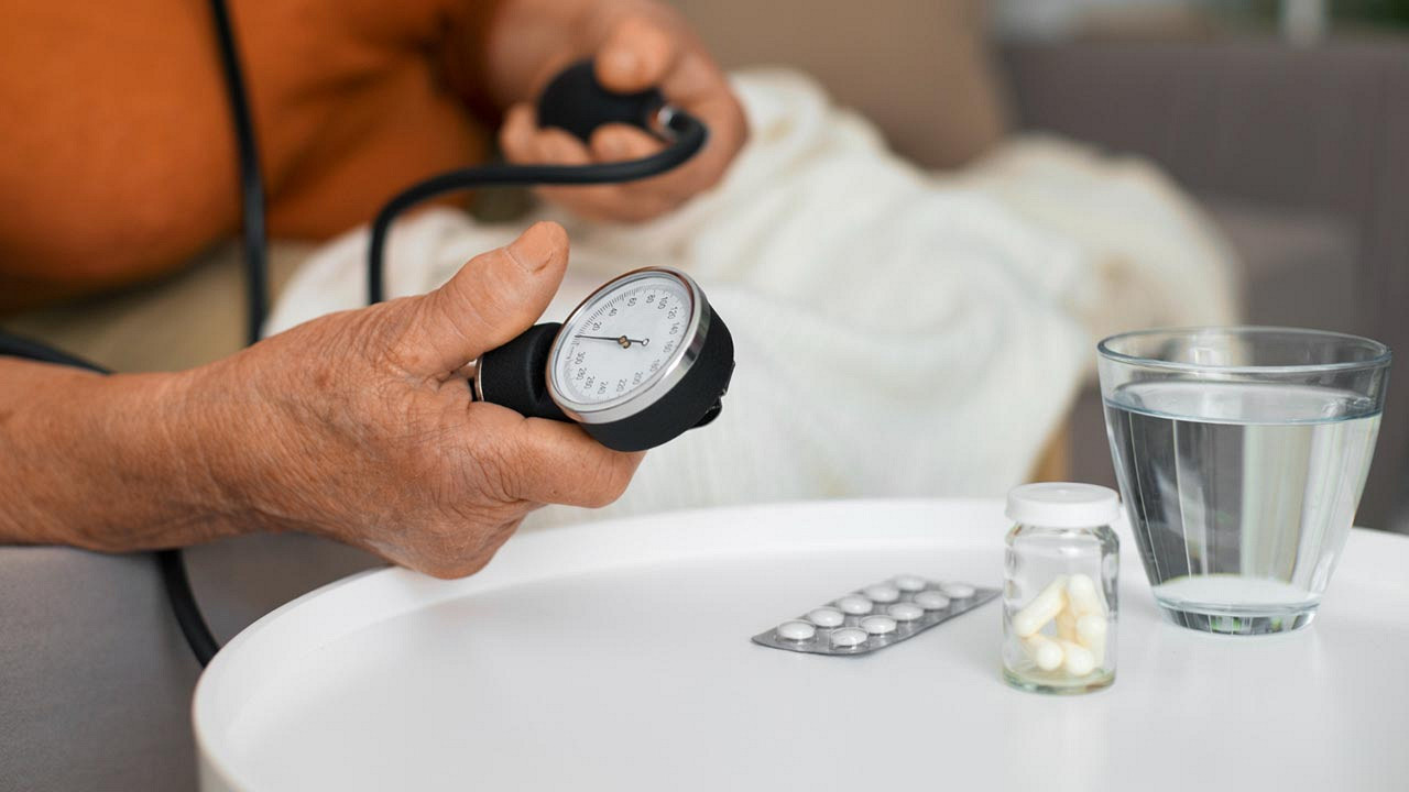 লো ব্লাড প্রেসার কখন ভয়ের কারণ? ৫টি সতর্ক সংকেত চিনে নিন