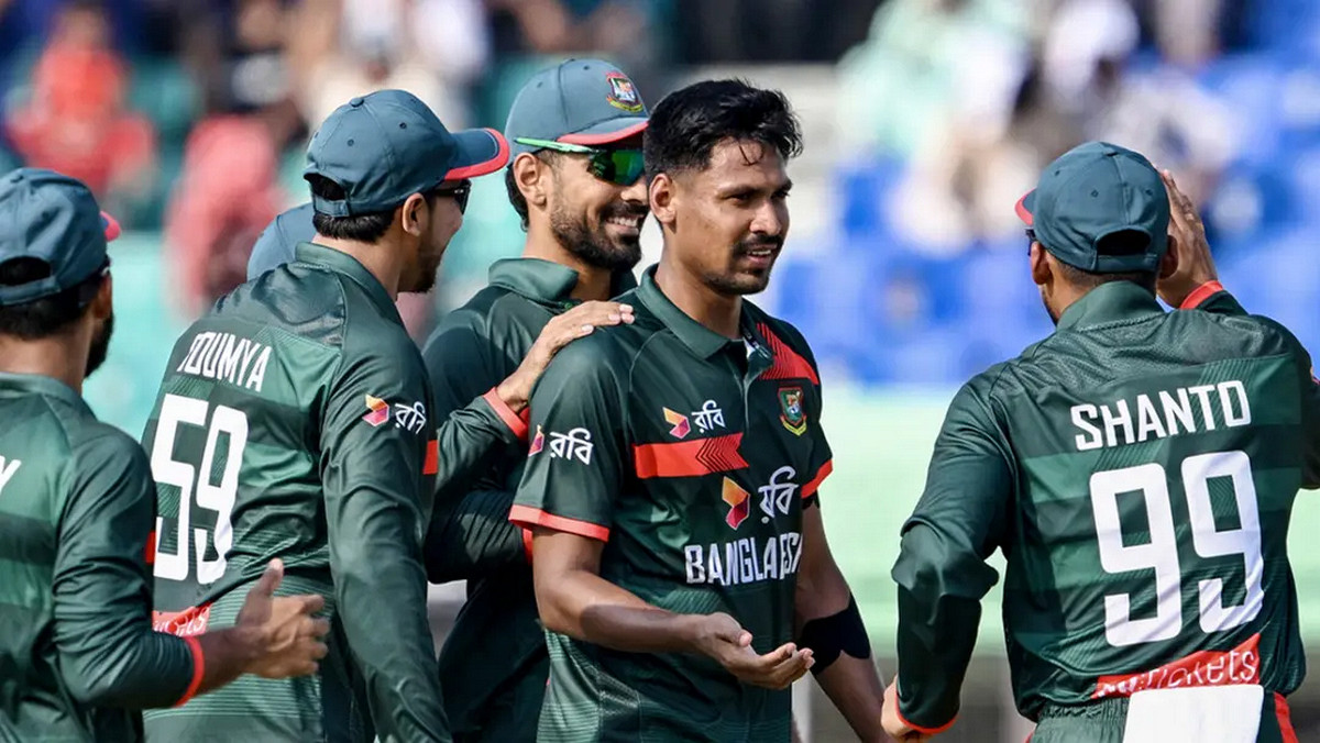 ওয়াসিম-বোল্টকে ছুঁলেন মুস্তাফিজ, সামনে কেবল স্টার্ক