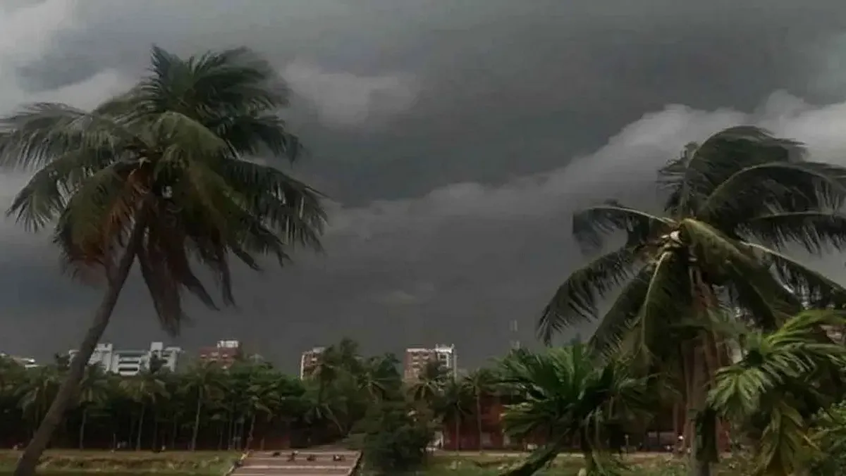 আবহাওয়ার খবর: তিন বিভাগে অতি ভারী বর্ষণের সতর্কবার্তা