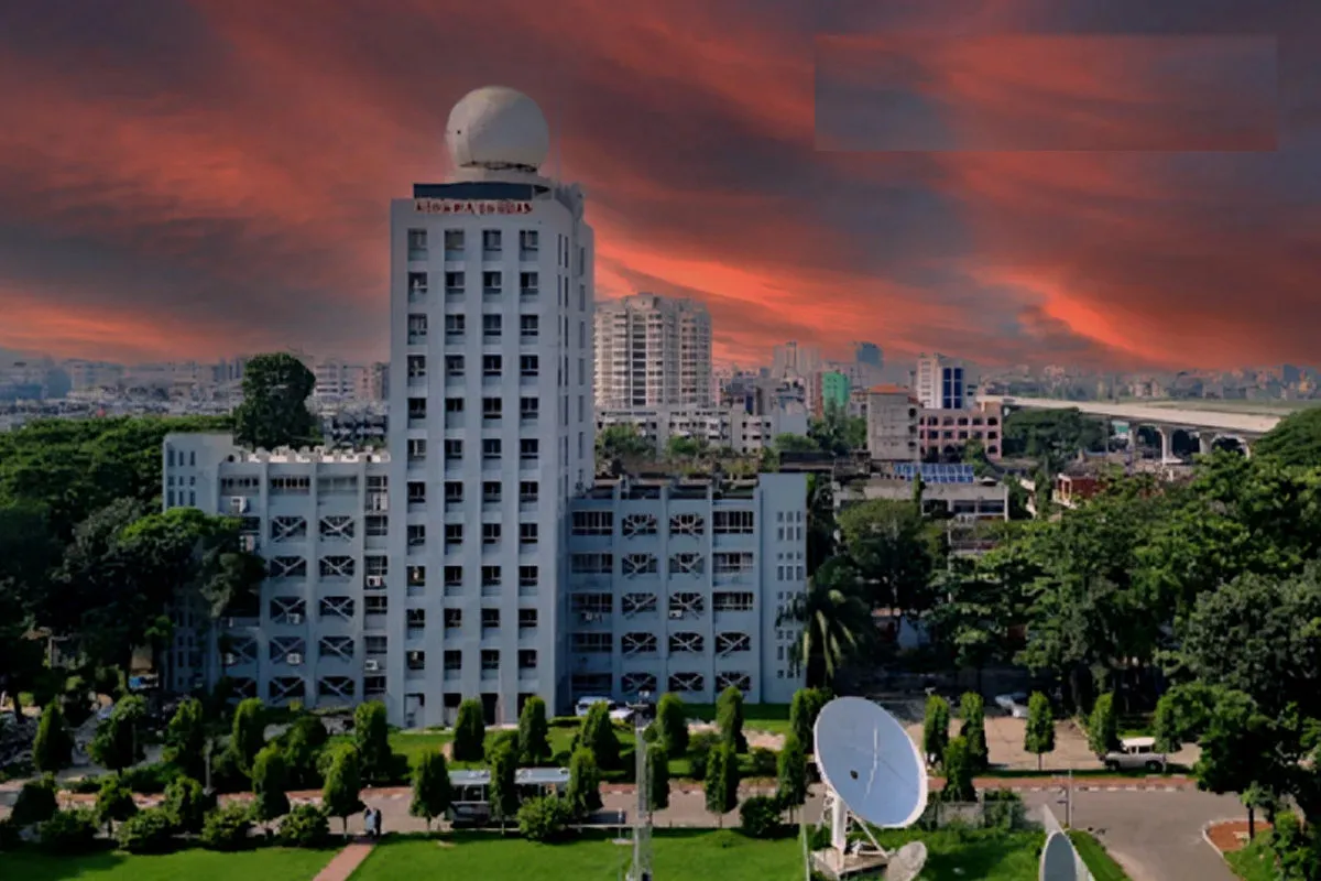 weather today: ৮০ কিমি বেগে ঝড়, ১৩ অঞ্চলে ২ নম্বর সংকেত