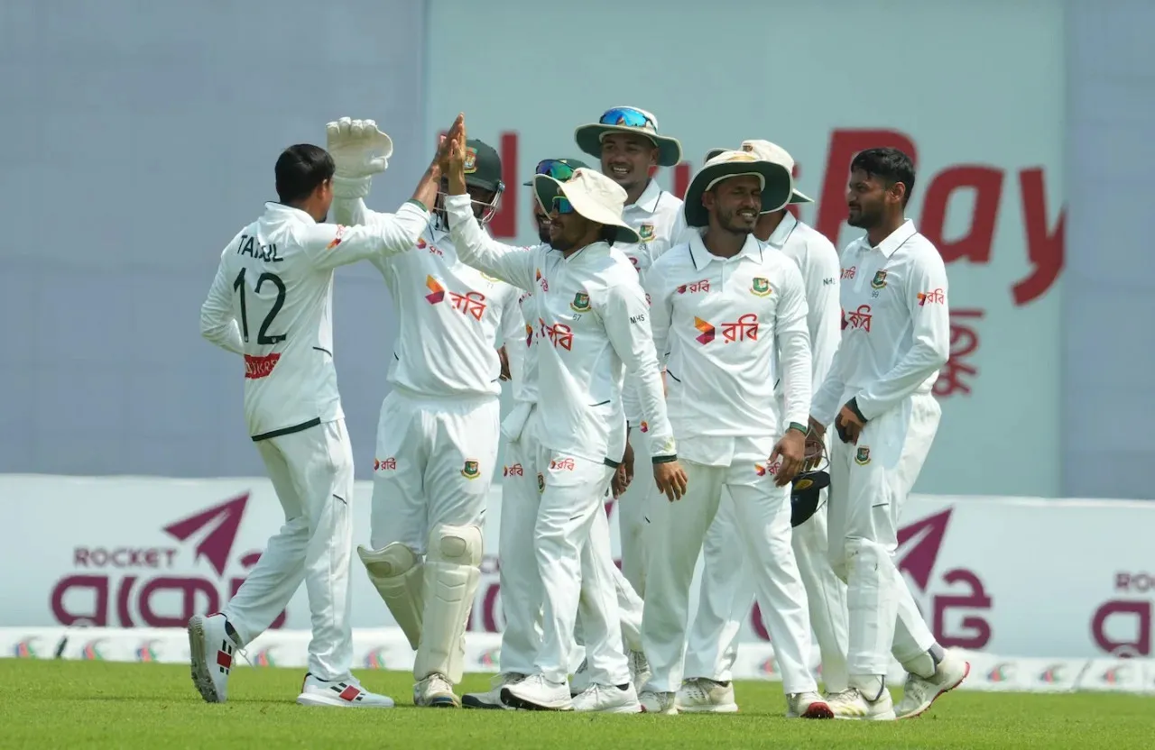 চলছে বাংলাদেশ বনাম পাকিস্তান দ্বিতীয় টেস্ট: সরাসরি দেখুন এখানে