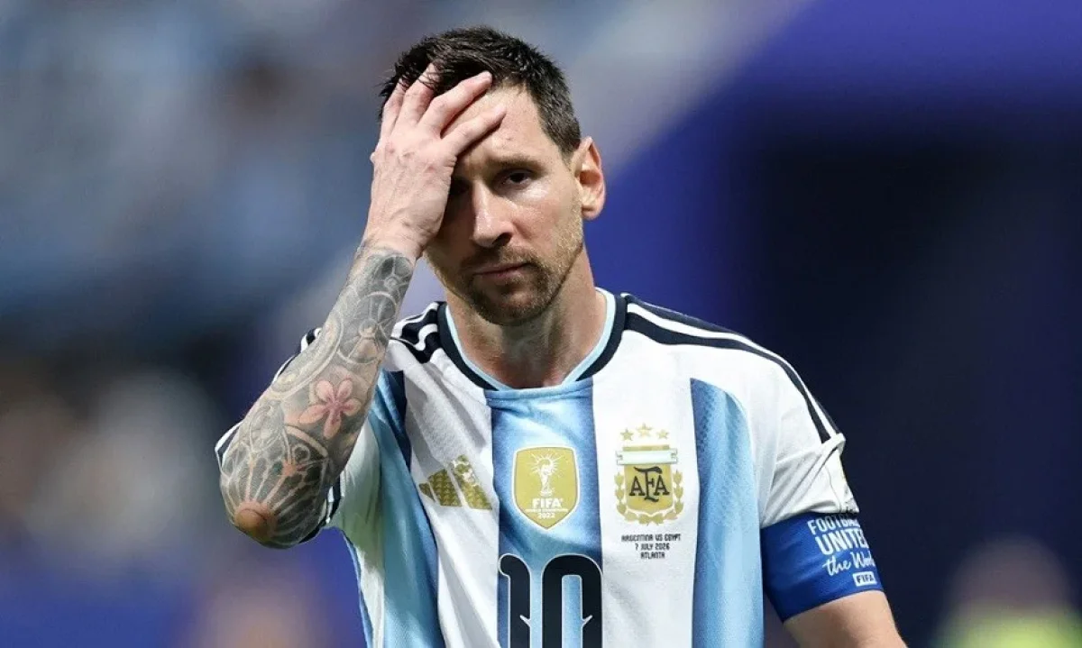 ফুটবল থেকে অনির্দিষ্টকালের বিরতিতে লিওনেল মেসি