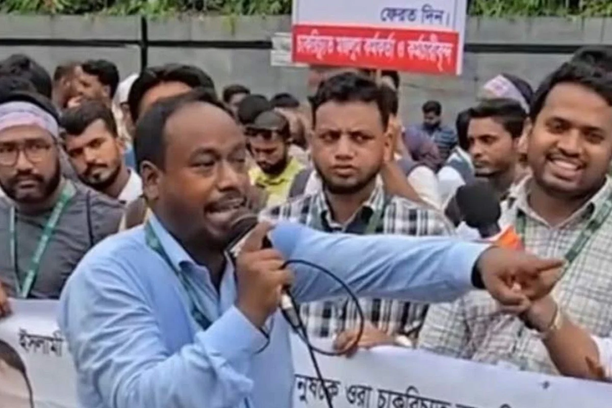 ইসলামী ব্যাংকের সামনে ফের মুখোমুখি দুই পক্ষ