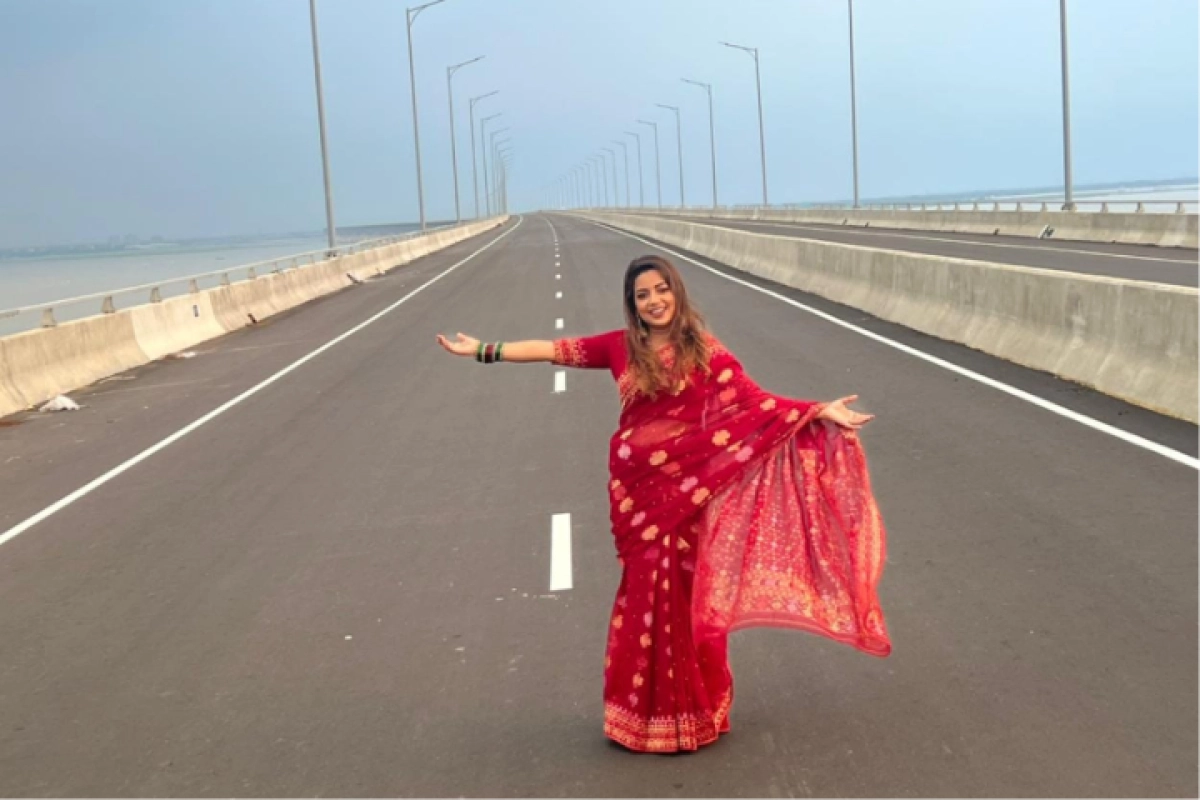 'আমাদের পদ্মা সেতু, উড়ে যেতে চাই'