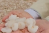 অবিশ্বাস্য: সৌদি আরবে বিরল শিলাবৃষ্টি (ভিডিওসহ)