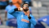 হঠাৎ বল হাতে বিরাট কোহলি