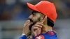 মাঠের মধ্যেই কান ধরে ক্ষমা চাইলেন বিরাট কোহলি, করবেন না এমন কাজ
