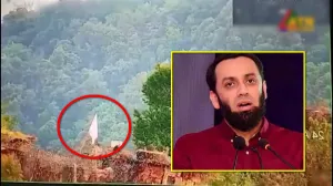 সীমান্তে সাদা পতাকা উড়িয়ে পাকিস্তানের কাছে আত্নসমর্পণ ভারতের