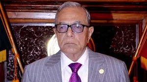 রাজনীতিতে নতুন জল্পনা: দেশ ছাড়লেন সাবেক রাষ্ট্রপতি আবদুল হামিদ