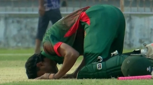 ১০ বলে ২৭ রান! রাকিবুলের ছক্কা বৃষ্টি আর জয়ের উল্লাস