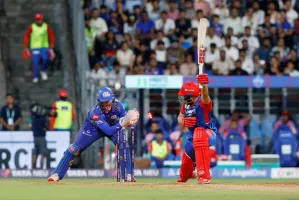 মুম্বাই বনাম দিল্লি: শেষ দিকে বদলে গেল ম্যাচের চিত্র