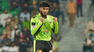 রিশাদ হোসেনকে দলে নিয়ে ভাগ্য পরিবর্তন করতে চায় কোহলির ব্যাঙ্গালুরু