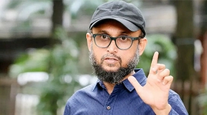 বঙ্গবন্ধুর মুক্তিযোদ্ধা সার্টিফিকেট বাতিল স্ট্যাটাস দিলেন ফারুকী