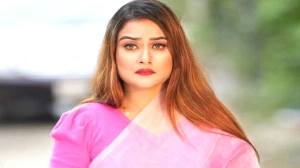 “আল্লাহ ছাড় দেয়, ছেড়ে দেয় না”—মৃত্যুর আগমুহূর্তে কাঁদিয়ে গেলেন তানিন