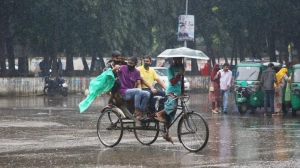 অতি ভারী বৃষ্টির শঙ্কা, ৩ নম্বর সতর্ক সংকেতে সমুদ্র বন্দর