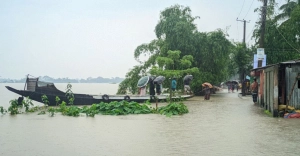 ‘রিমঝিম’ বৃষ্টিবলয়: তিন বিভাগে বন্যার শঙ্কা