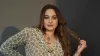 “দুটো হাত চেপে ধরেছিল” — সোনাক্ষীর ভয়ংকর রাতের বর্ণনা