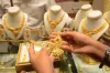 রেকর্ড ভাঙল সোনার দাম: ভরি প্রায় ২ লাখ!